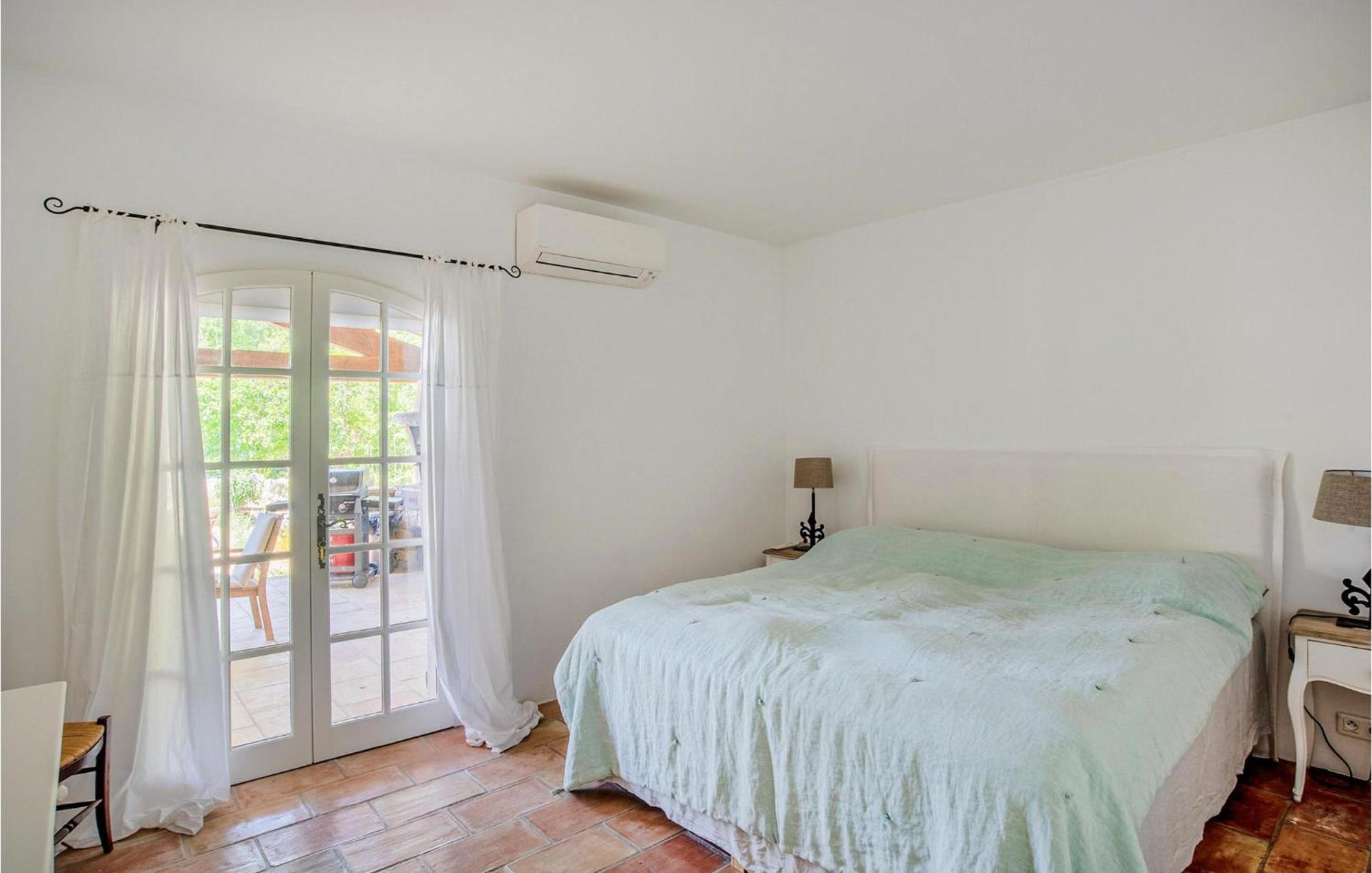 6 Bedroom Pet Friendly Home In Carces Экстерьер фото